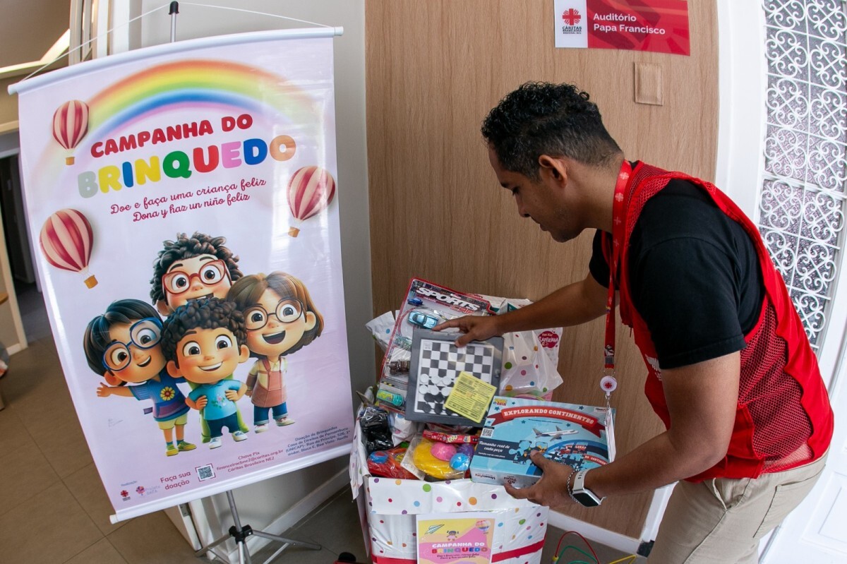 A Cáritas Brasileira Regional Nordeste receberá brinquedos até o dia 20 de outubro/Fotos: Rafael Vieira/DP Fotos