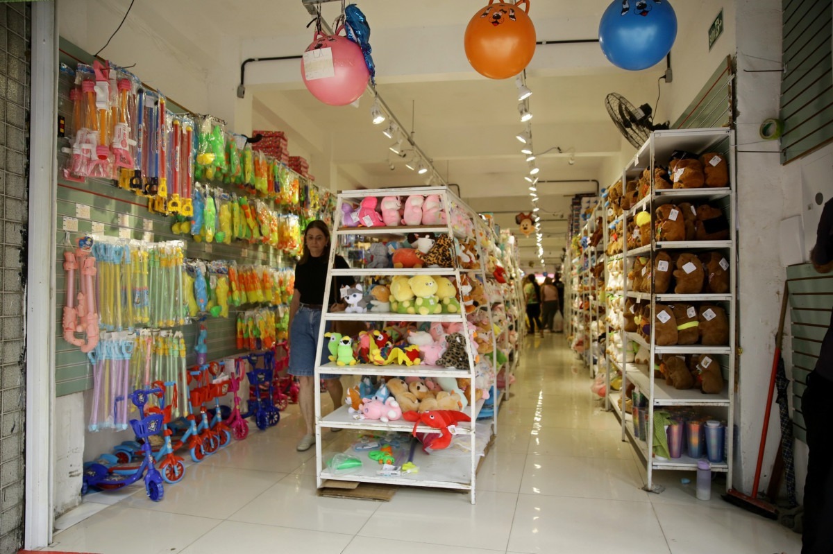 Venda de brinquedos para o Dia das Criança no Centro do Recife (Maurício Ferry/ DP Foto)