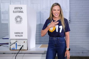 Celina Le&atilde;o &eacute; reeleita governadora do Distrito Federal (DF)