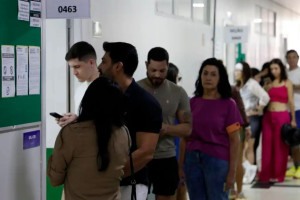 Eleitores em Pernambuco reclamaram da demora para votar