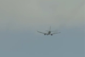 Turbina de avi&atilde;o pegou fogo ap&oacute;s decolagem no Aeroporto do Recife