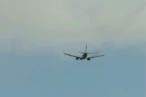 Turbina de avi&atilde;o pegou fogo ap&oacute;s decolagem no Aeroporto do Recife