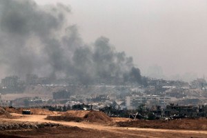 A entidade M&eacute;dicos Sem Fronteiras afirma que as for&ccedil;as israelenses est&atilde;o confinando os moradores a um espa&ccedil;o cada vez mais reduzido, destruindo as condi&ccedil;&otilde;es m&iacute;nimas de subsist&ecirc;ncia.