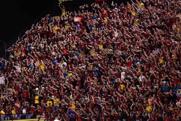 Torcida do Sport na Ilha do Retiro