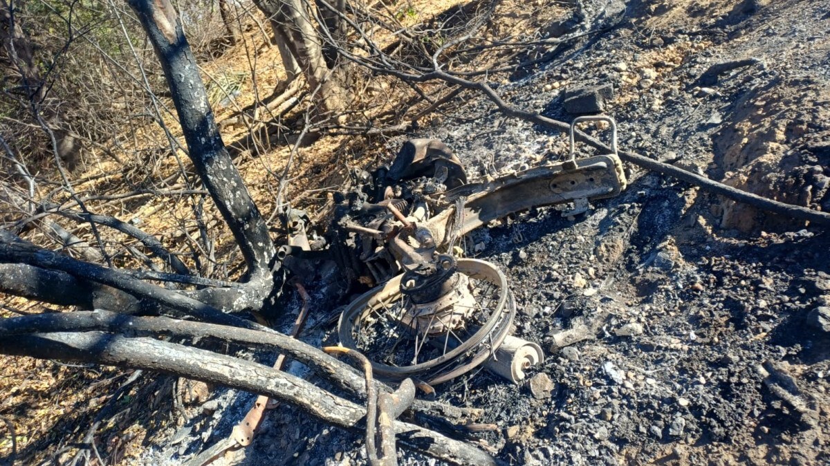 Quatro pessoas morrem após colisão entre van e motocicleta na BR-232, em Verdejante, Sertão de Pernambuco
 (Foto: Ascom PRF)