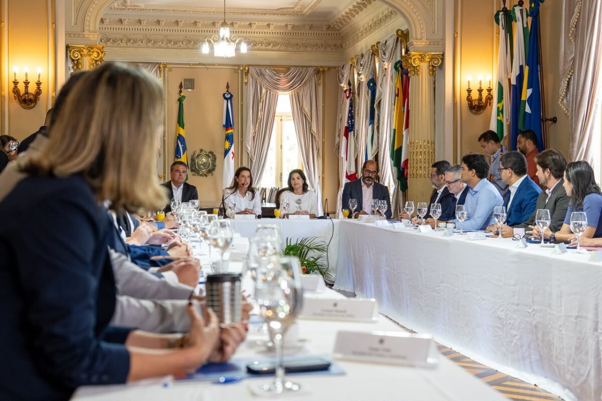 O encontro aconteceu no Palácio do Campo das Princesas ( Isaías Silva/Secom)