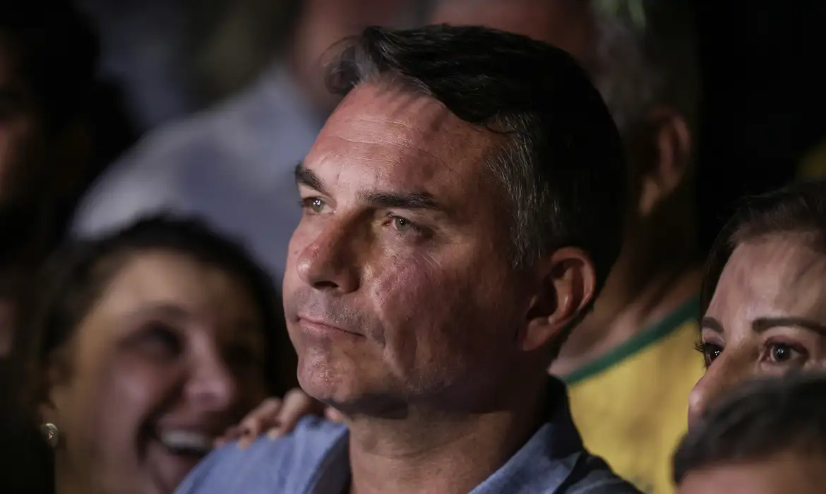 Flávio Bolsonaro (PL)/JOÉDSON ALVES/AGÊNCIA BRASIL