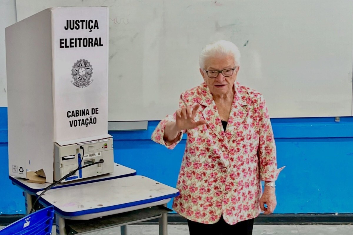 Luiza Erundina durante votação do primeiro turno das Eleições 2026
/Divulgação