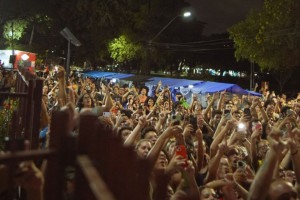 Ap&oacute;s 1&ordm; turno, estudantes da UFPE realizam ato pr&oacute;-Lula nesta ter&ccedil;a (6)