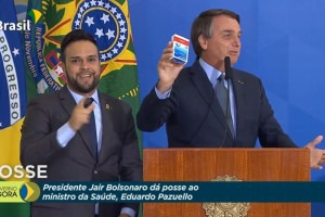 O ex-presidente Jair Bolsonaro indica cloroquina para preven&ccedil;&atilde;o &agrave; Covid-19 durante posse de Eduardo Pazuello no Minist&eacute;rio da Sa&uacute;de