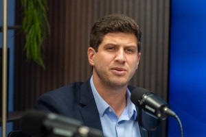 Derrota de Jo&atilde;o Campos for&ccedil;a PSB a recalcular rota e deixa sigla sem principais vitrines no estado