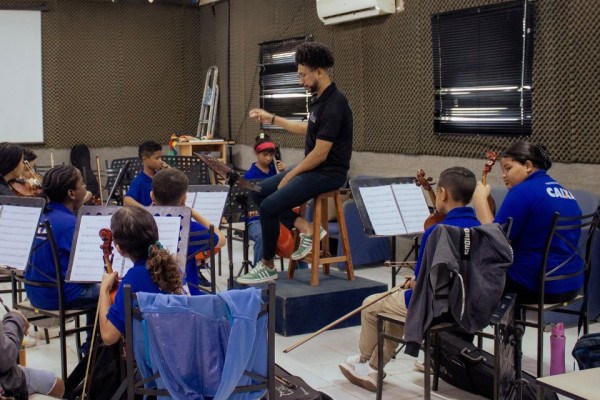 Dia das Crian&ccedil;as &eacute; celebrado com o primeiro concerto oficial da Orquestra Sinf&ocirc;nica Infantil no Recife - Vict&oacute;ria Brito/Ascom OCC