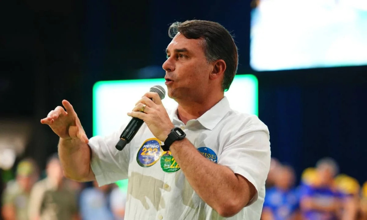 Fl&aacute;vio considera limitar reajuste de aposentadorias e BPC - Divulga&ccedil;&atilde;o/Campanha Fl&aacute;vio Bolsonaro
