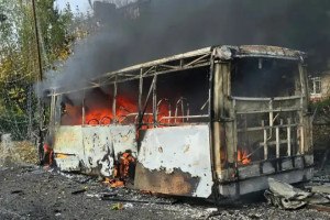 Ataque russo a bombas contra dois &ocirc;nibus deixou 30 v&iacute;timas fatais na Ucr&acirc;nia
