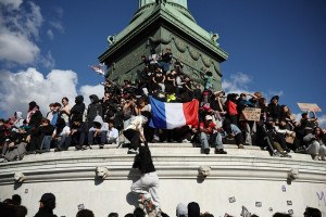 Cerca de 71.500 pessoas voltaram &agrave;s ruas de Paris, segundo autoridades