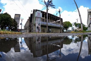 Pr&eacute;dio da Diretoria de Inova&ccedil;&atilde;o e Empreendedorismo (DINE) da UFPE foi atingido pelas chamas