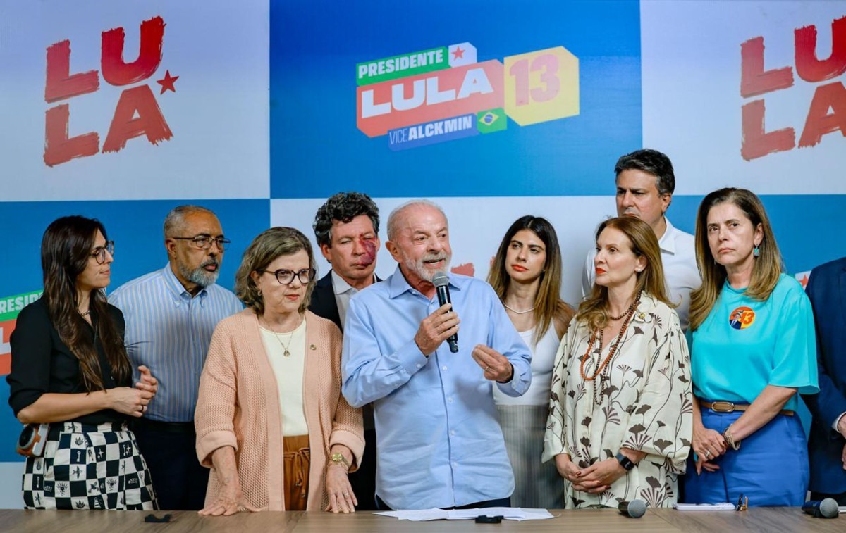 Lula (PT) se reuniu com senadores eleitos nesta quinta-feira (8)/Ricardo Stuckert