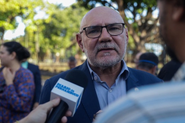 Alfredo Gomes, reitor da UFPE (Foto: Weslly Gomes/DP Foto)