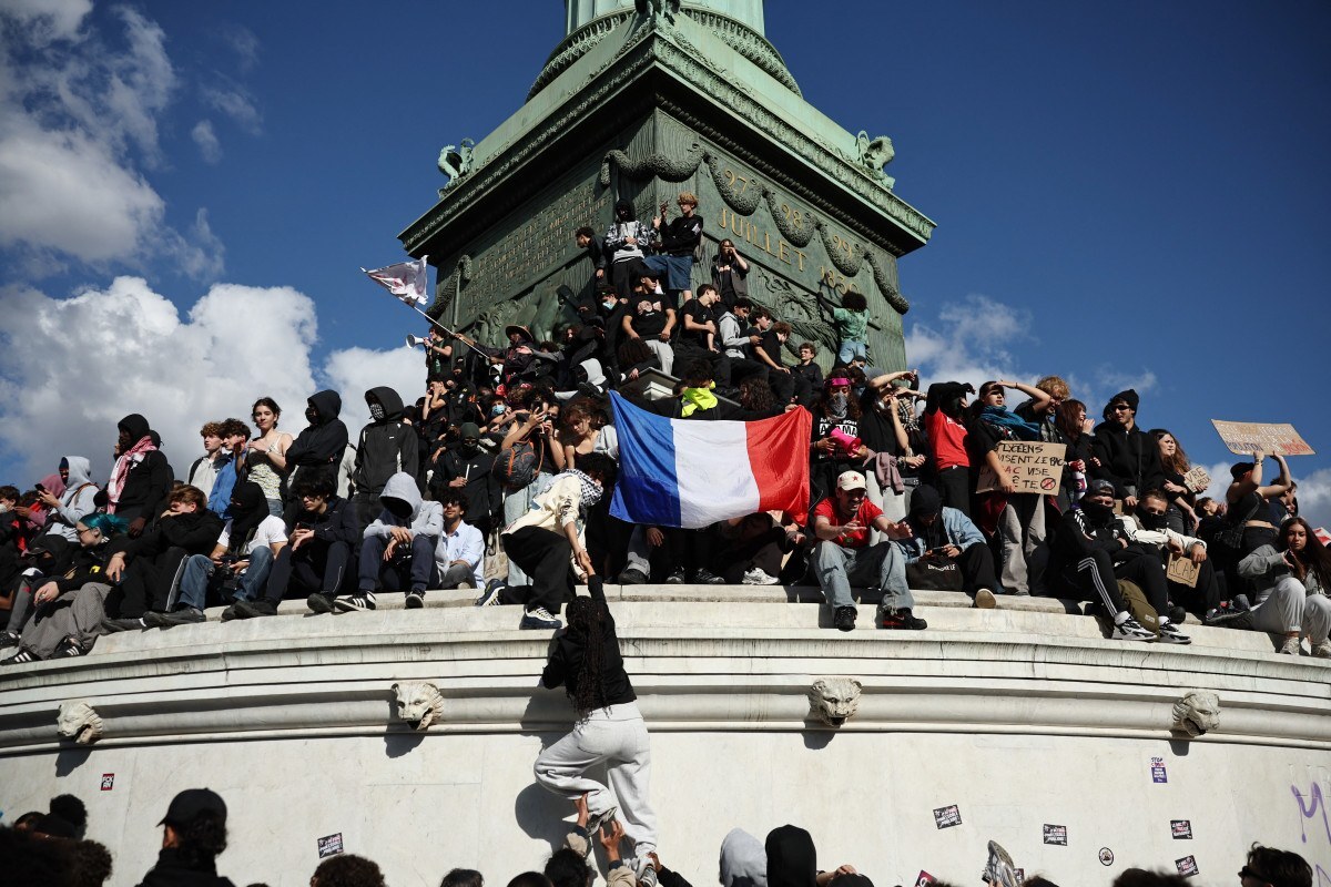 Cerca de 71.500 pessoas voltaram às ruas de Paris, segundo autoridades/SIMON WOHLFAHRT / AFP