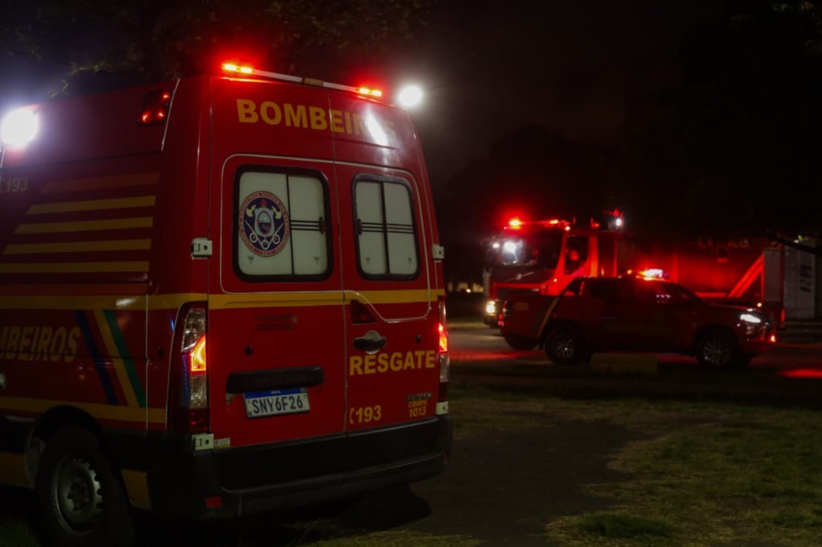 Incêndio atingiu o prédio da antiga Diretoria de Inovação e Empreendedorismo (Dine) na noite da quarta-feira (7). (Weslly Gomes/DP Foto)