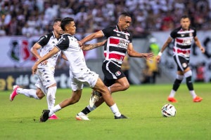Santa Cruz e Botafogo-PB durante confronto na Arena 