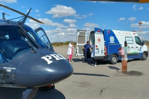 Beb&ecirc; com insufici&ecirc;ncia respirat&oacute;ria &eacute; transportado de helic&oacute;ptero de Garanhuns ao Recife