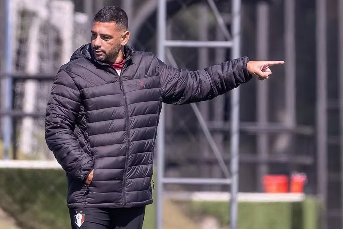 '&Eacute; um estelionat&aacute;rio', desabafa Diego Souza sobre Mancuso em caso de licen&ccedil;a de t&eacute;cnico - NETO CAJA&Iacute;BA/JEC