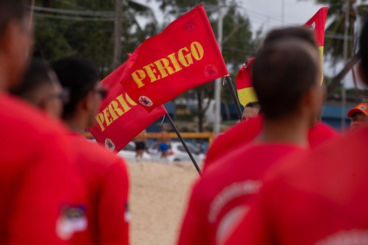 Cerca de 60 bombeiros reforçam segurança nas praias de Pernambuco no feriado
/Rafael Vieira DP FOTOS