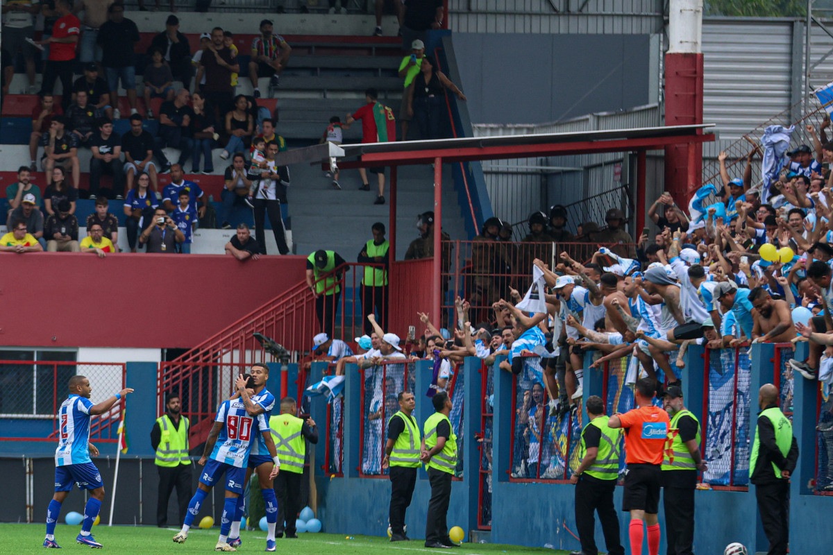 Torcida do Paysandu no estádio do Brusque/Jorge Luís Totti/Paysandu