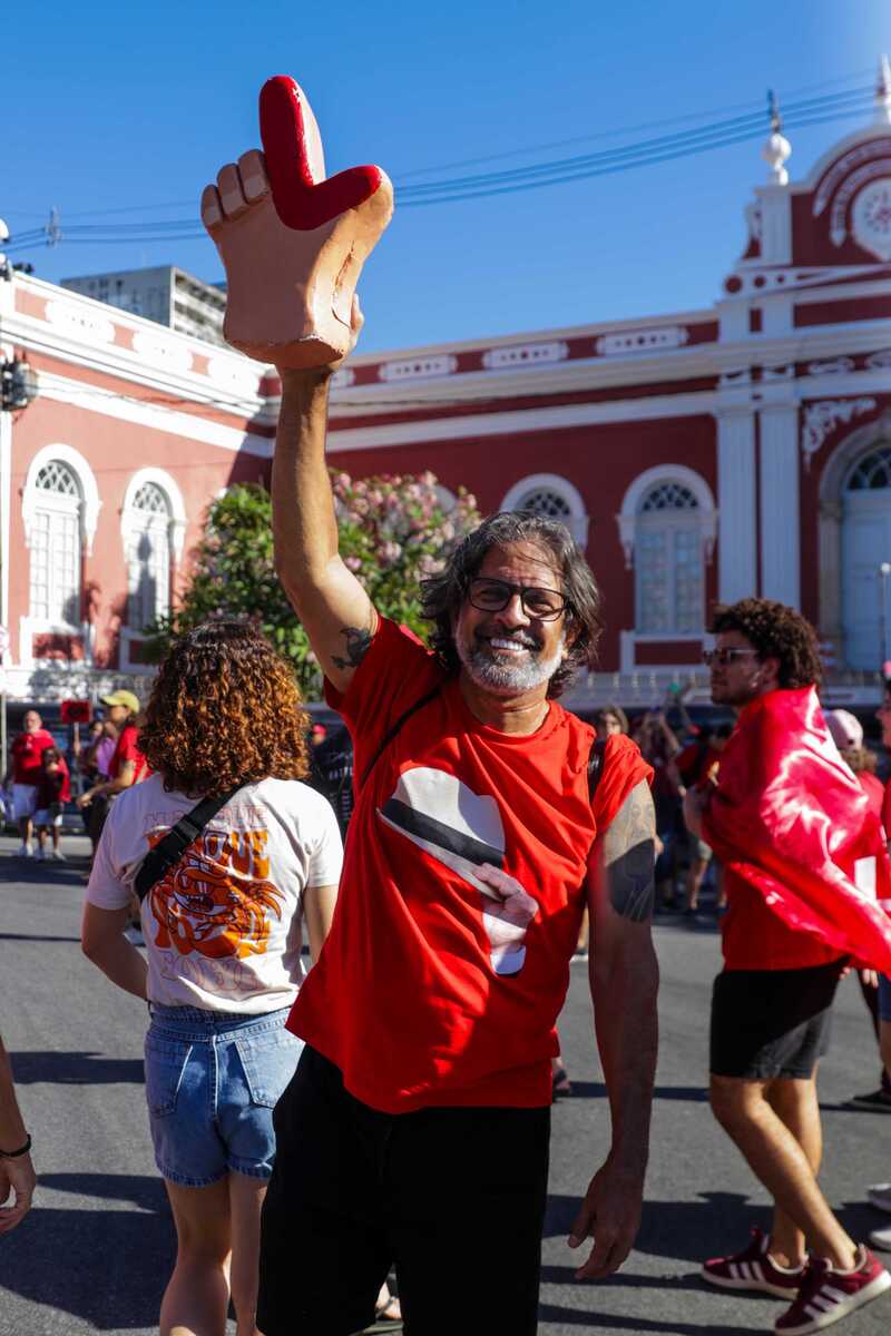 Pernambucanos movimentam o Centro do Recife em ato em apoio a reeleição do presidente Lula (Weslly Gomes/DP Foto)