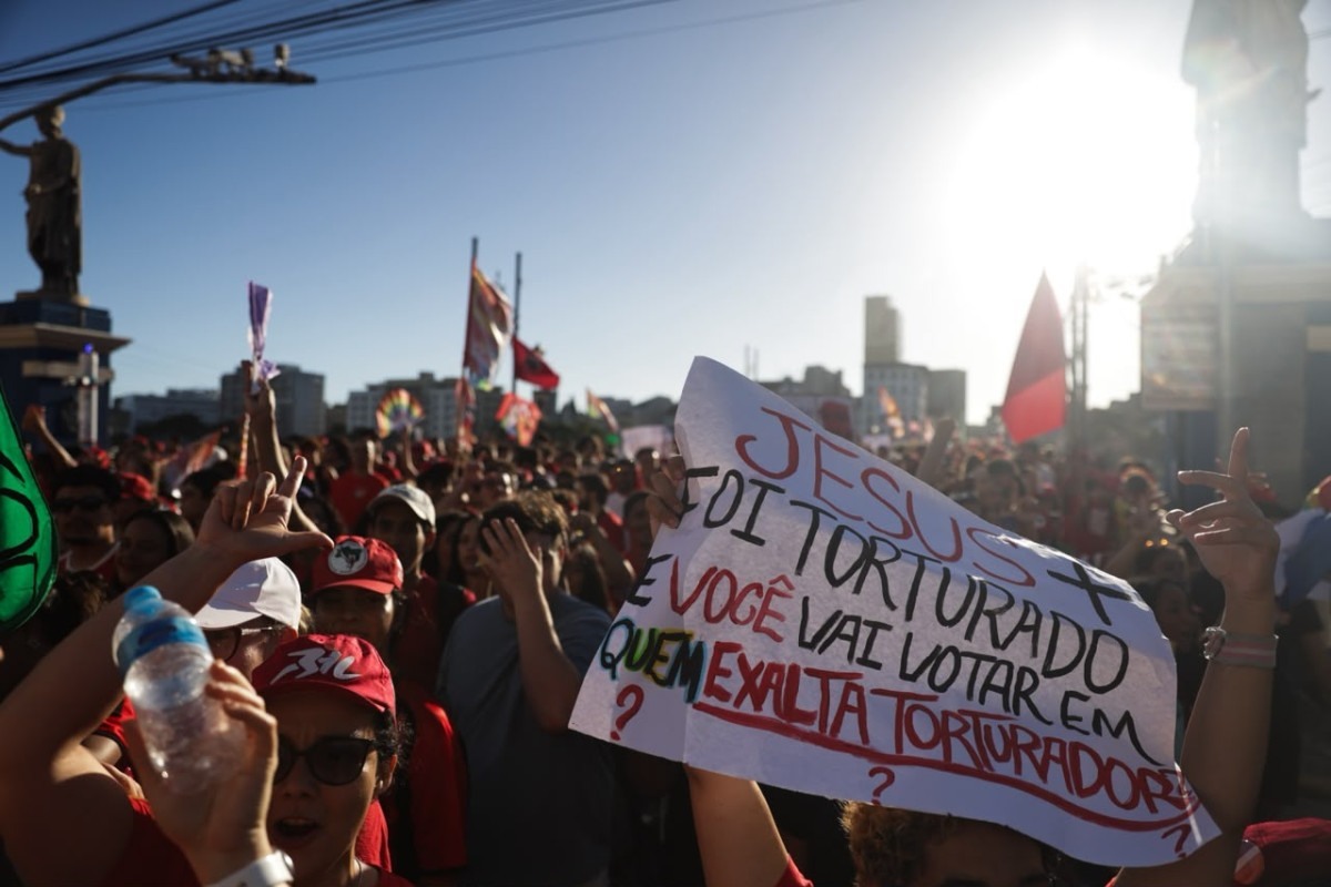 Pernambucanos movimentam o Centro do Recife em ato em apoio a reeleição do presidente Lula (Sandy James/DP Foto)