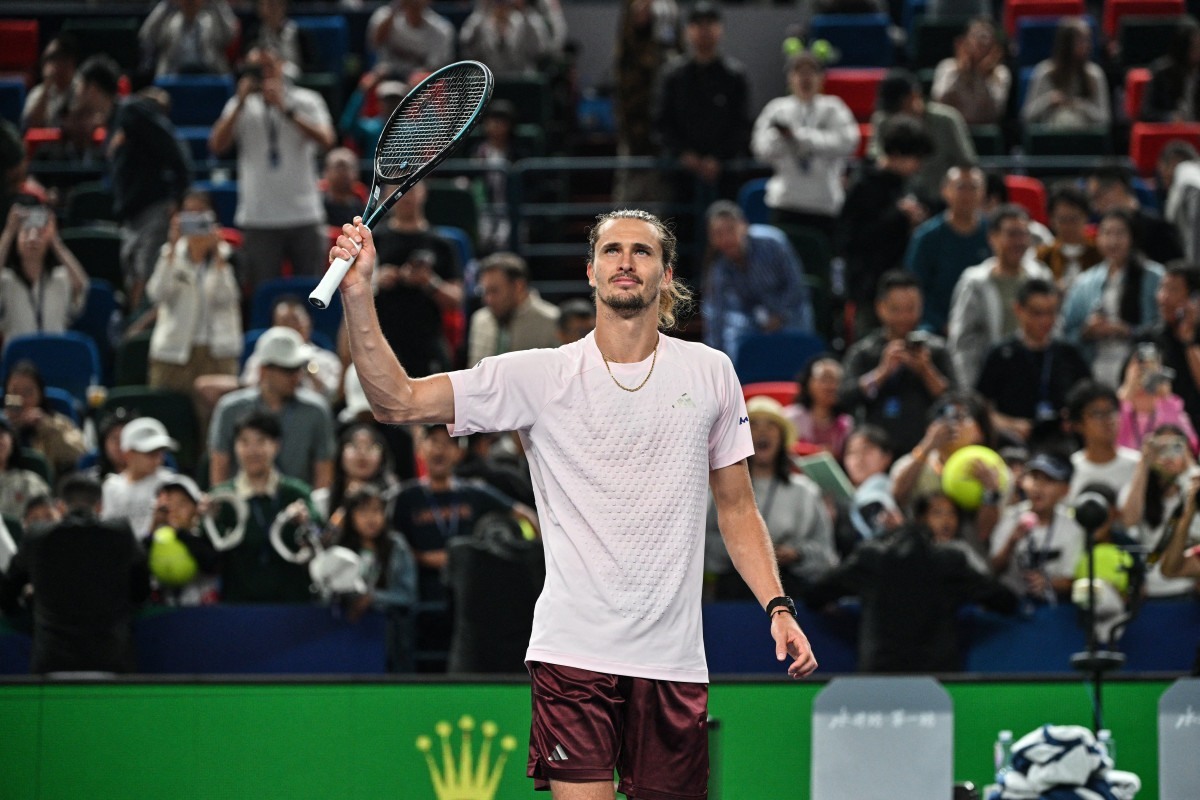 Alcaraz &eacute; eliminado em Xangai; Zverev garante terminar ano como n&uacute;mero 1 do mundo -  Hector RETAMAL / AFP
