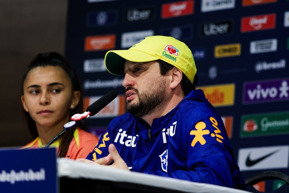 T&eacute;cnico da Sele&ccedil;&atilde;o Feminina espera "jogo disputado e alternado" na Arena de Pernambuco - Foto: Sandy James/DP Foto