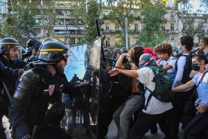 A Fran&ccedil;a registra manifesta&ccedil;&otilde;es em todo o pa&iacute;s em apoio a estudantes que protestam contra as m&aacute;s condi&ccedil;&otilde;es em sala de aula