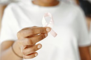 Campanha Outubro Rosa destaca combate e preven&ccedil;&atilde;o ao c&acirc;ncer de mama