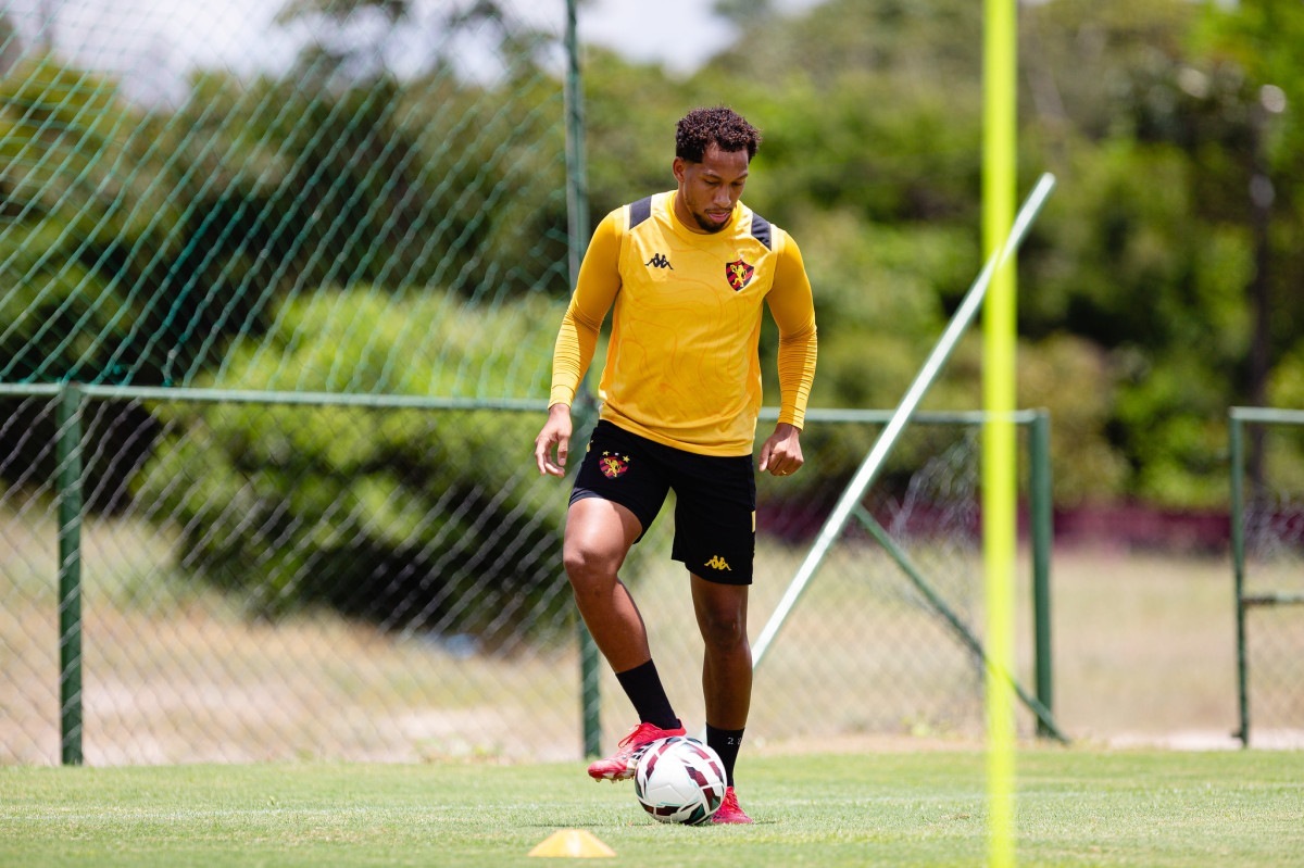 Sport tem disputa na zaga para substituir Benevenuto contra o Fortaleza na S&eacute;rie B - Paulo Paiva / SCR