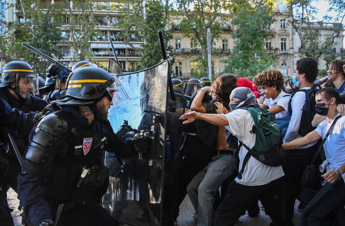 A França registra manifestações em todo o país em apoio a estudantes que protestam contra as más condições em sala de aula/SYLVAIN THOMAS / AFP