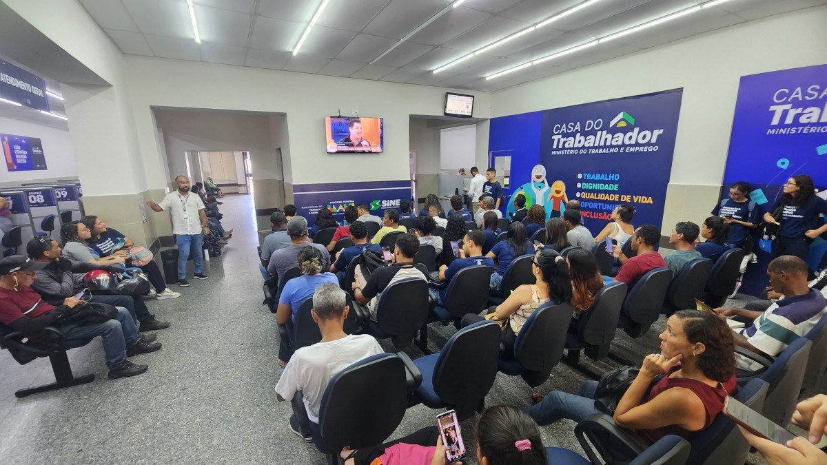 Programa Emprega PE oferece mais de 1 mil vagas de trabalho em a&ccedil;&atilde;o nesta quarta no Recife - Divulga&ccedil;&atilde;o