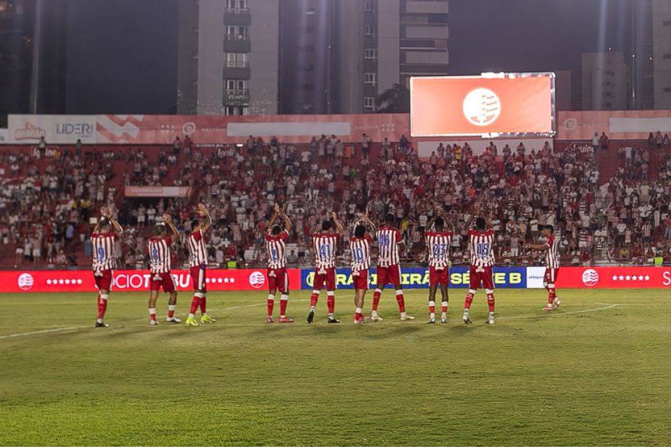 Equipe do Náutico em partida pela Série B nos Aflitos/Rafael Vieira / CNC
