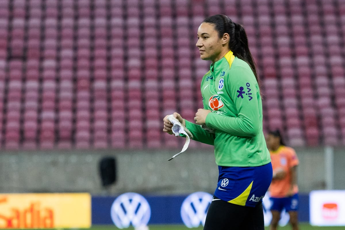 Muralha da sele&ccedil;&atilde;o, Lorena est&aacute; entre as melhores goleiras do mundo - SANDY JAMES/DP