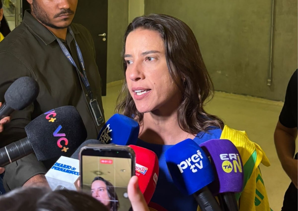 Raquel Lyra promete "grande opera&ccedil;&atilde;o log&iacute;stica" para receber Copa do Mundo Feminina em 2027 - Foto: Raphael Brasil/DP