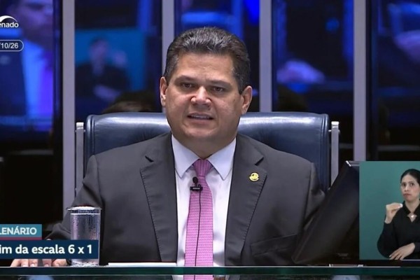 Davi Alcolumbre fez o an&uacute;ncio no encerramento da sess&atilde;o deliberativa desta ter&ccedil;a-feira (13/10) 