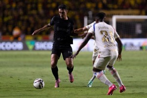 Claudinho, lateral-direito do Sport