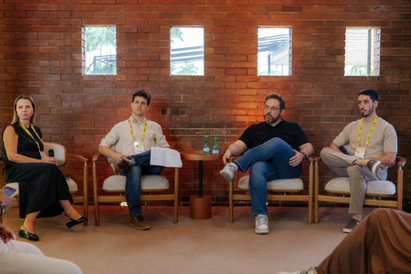 Lançamento oficial da plataforma Zesto no 99Tech Summit. 