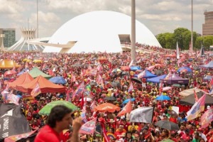 Caminhada rumo ao Congresso foi a segunda grande mobiliza&ccedil;&atilde;o de estudantes realizada na Esplanada em menos de uma semana 
