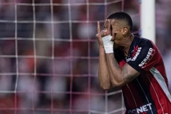 S&eacute;rie B: Botafogo-SP vence e ultrapassa o N&aacute;utico; Ava&iacute; fica no empate e encurta dist&acirc;ncia do Timbu - Allan Max / Ag&ecirc;ncia Botafogo
