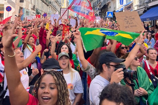 Ato pr&oacute;-Lula em Portugal