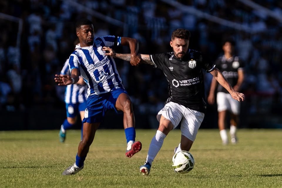 Partida entre Central x Ypiranga no Lacerdão/Rafael Vieira / FPF