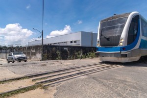Dois acidentes com VLT em uma semana exp&otilde;em fragilidades de cruzamentos em Jaboat&atilde;o