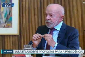 Presidente da Rep&uacute;blica e candidato &agrave; reelei&ccedil;&atilde;o, Lula participa do &uacute;ltimo debate no SBT, a seis dias do segundo turno